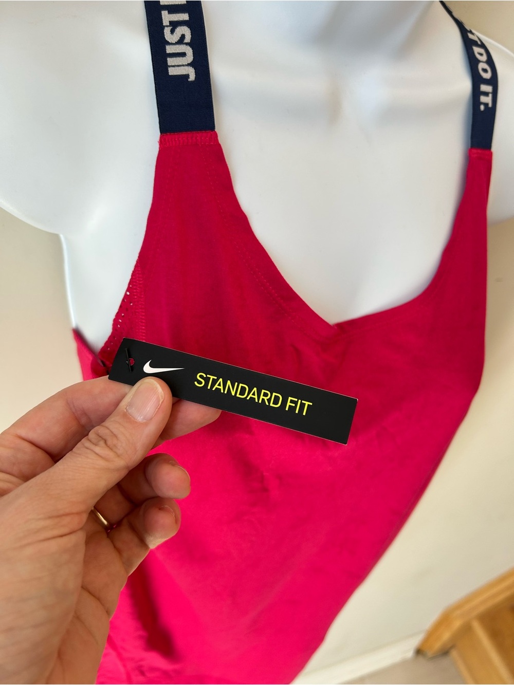 BNWT Nike Dri-FIT Hot Pink JDI Strap Workout tank Size M - Picture 3 of 8